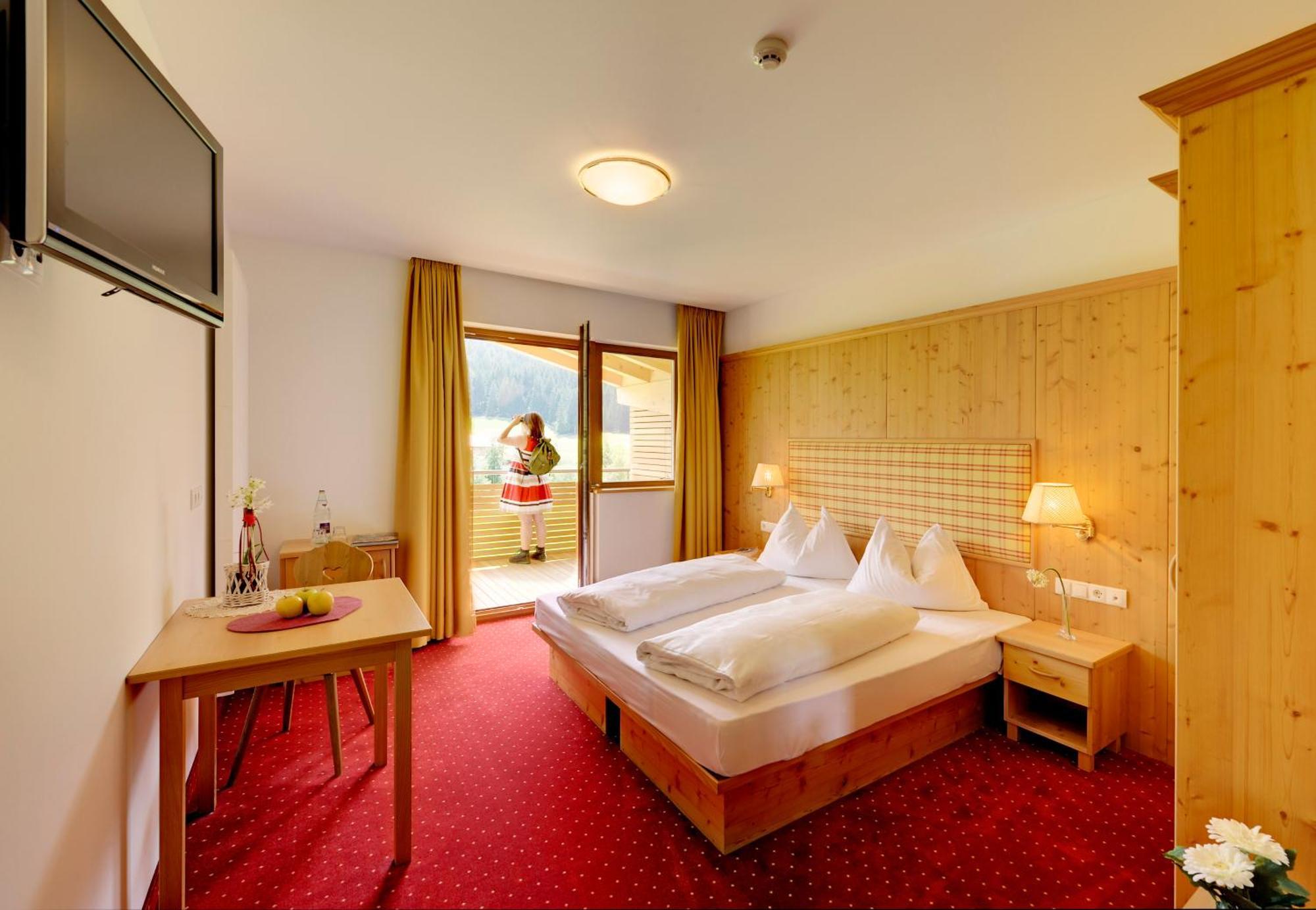 Helmhotel Сан-Кандидо Экстерьер фото