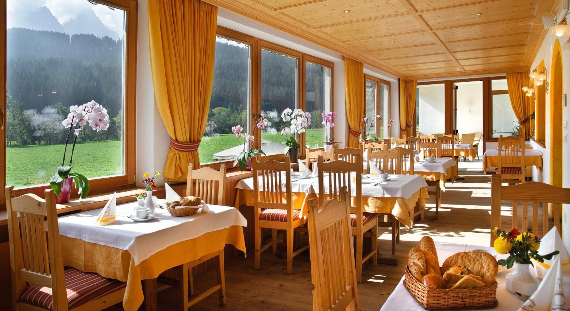 Helmhotel Сан-Кандидо Экстерьер фото